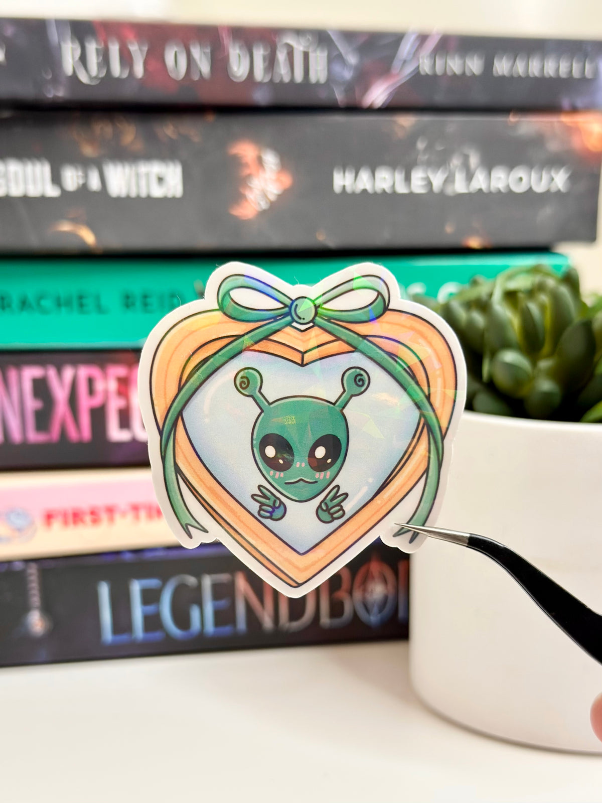 Sci-Fi Alien Heart Shape Stiker